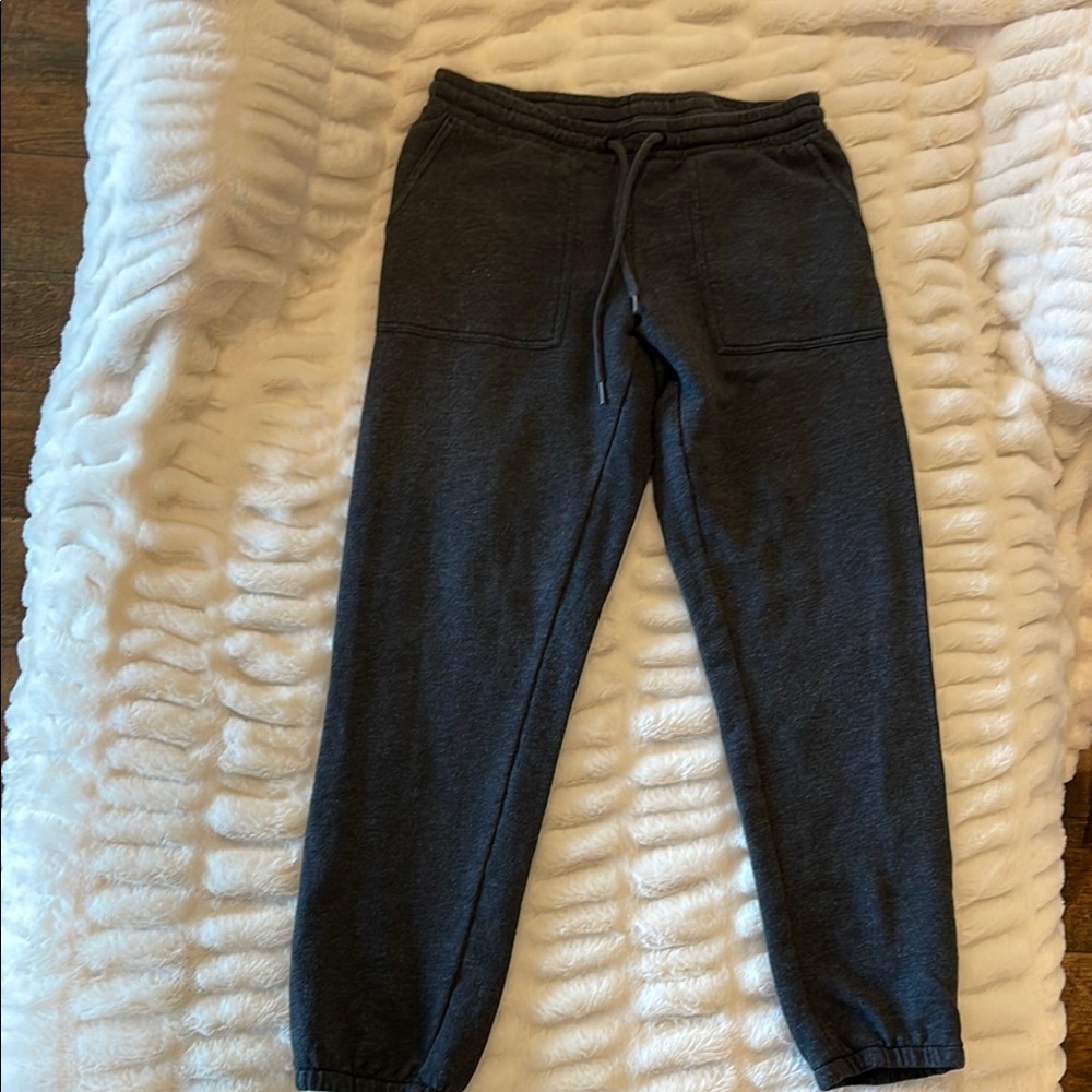 Zella women’s Charcoal Jogger Pants in Small. Only worn a few times! Like new!